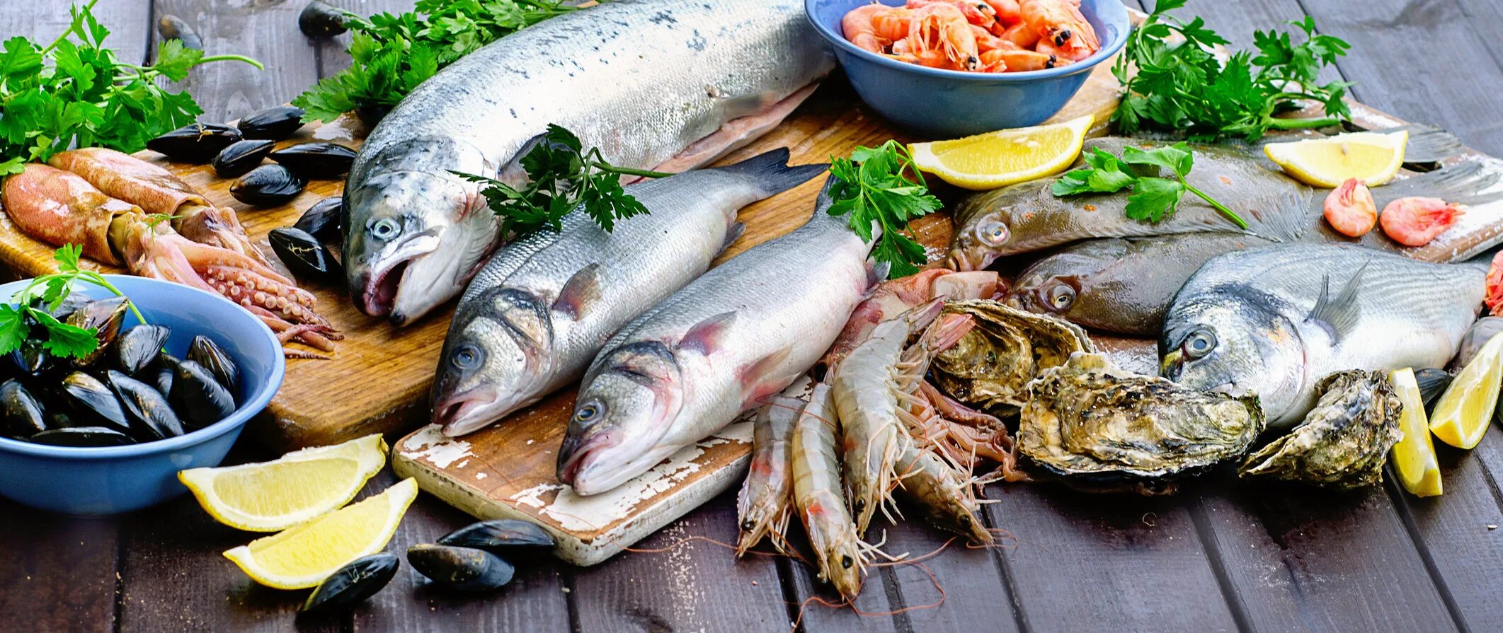 Fish warm. Рыбные продукты. Морская рыба и морепродукты. Свежая рыба. Рыба в ассортименте.