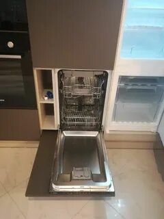 Встроенная посудомойка в шкафу