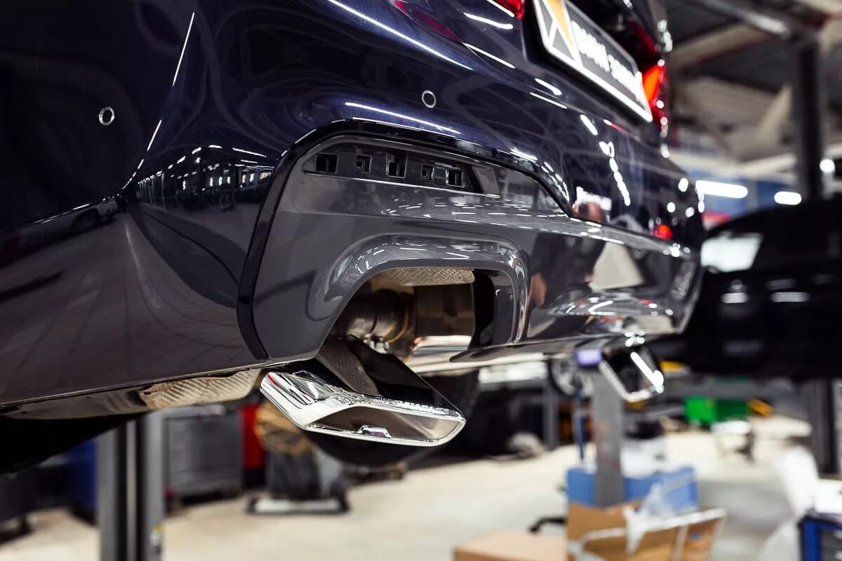 Выхлоп performance. Bmw g30 выхлоп. перфоманс выхлоп bmw g30. выхлопная система m-performance bmw g30. bmw m performance выхлоп.