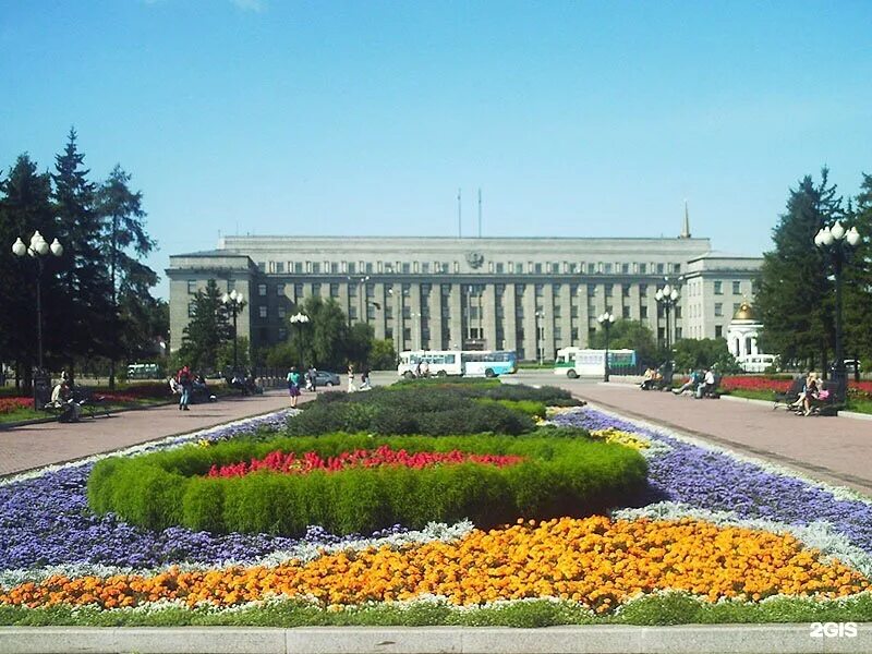 Площадь ленина 1а. Сквер кирова иркутск. площадь кирова иркутск. дом советов иркутск. сквер кирова здание правительства иркутской области.