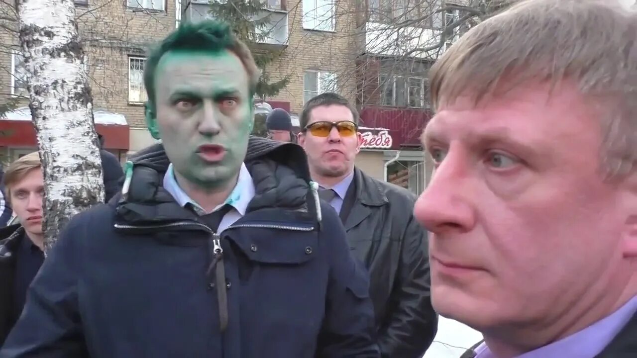 Бородатый Навальный. Навальный зигует. Почему навальный террорист