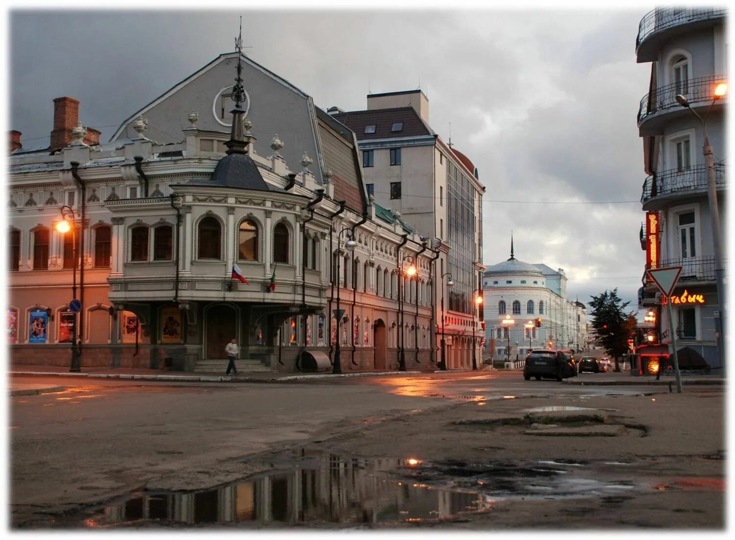 Гни город. Исторический центр Казани. Казань центр города. Центральная улица Казани. Казань улицы в центре.