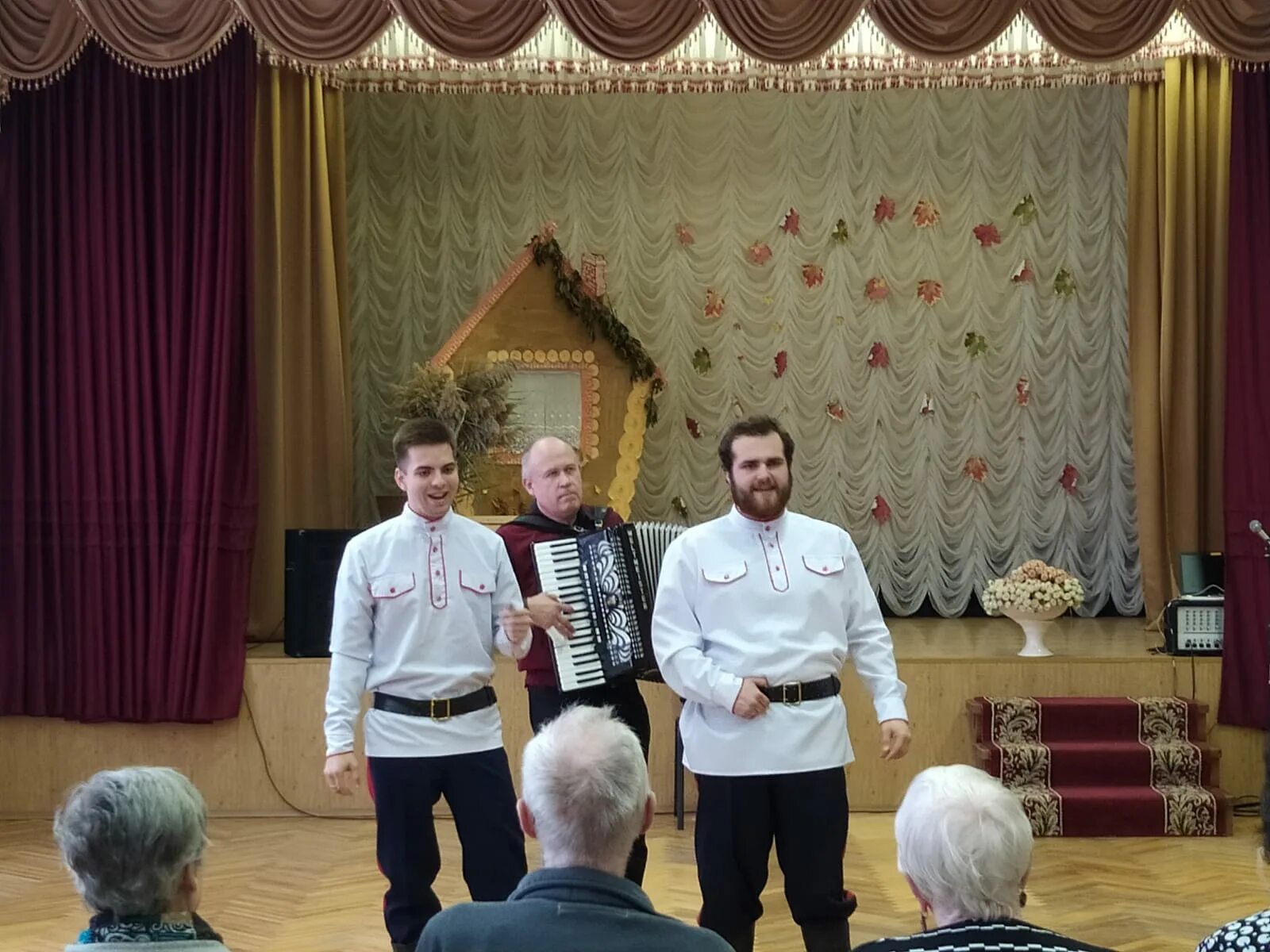 Юность миасс. Детский хор. Голоса в хоре. Хор ткантаре череповец. Голоса в хоре.