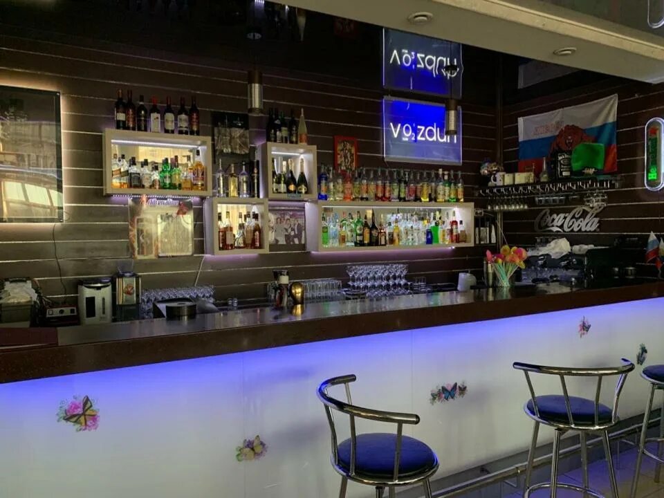 необычные барные стойки. барная стойка. барная стойка. барная стойка для кофейни. барная стойка в кафе.