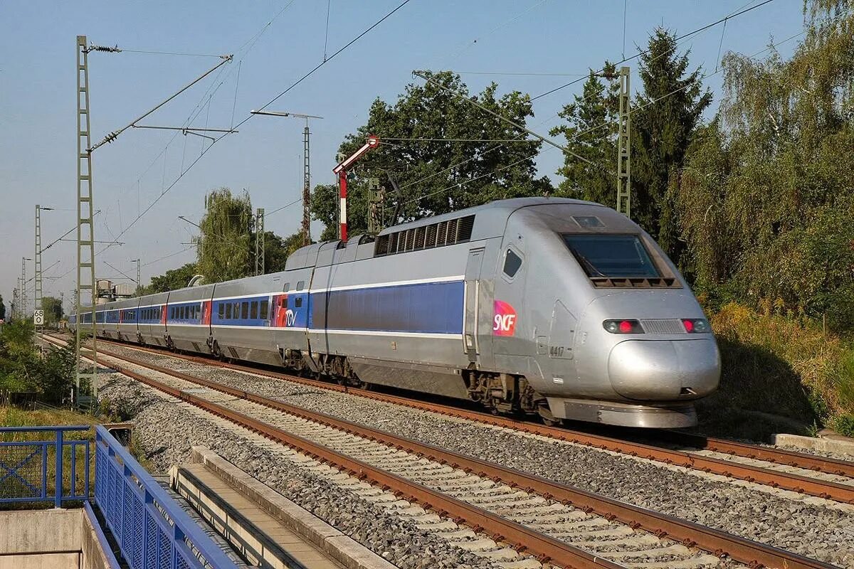 ТЖВ Франция. Франция, TGV POS – 574 км/ч. Скоростной поезд TGV Франция. Поезд ТЖВ Франция.