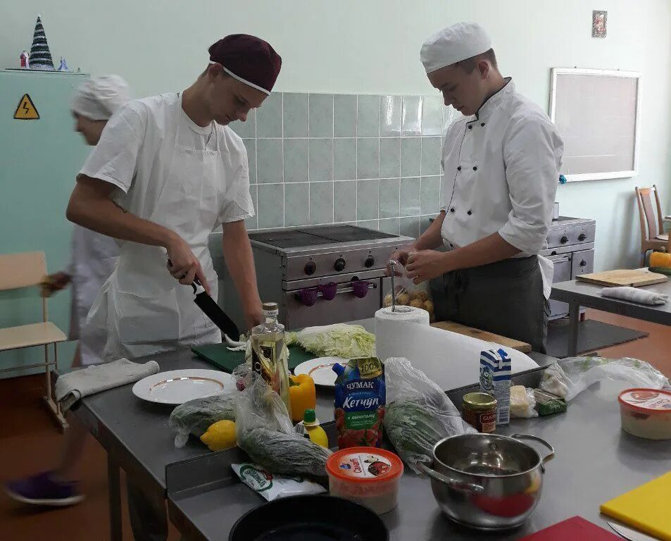 Повар 3 уровня. Повар 3 разряда. Повар разряды. 5 Поваров. Третий разряд повара.