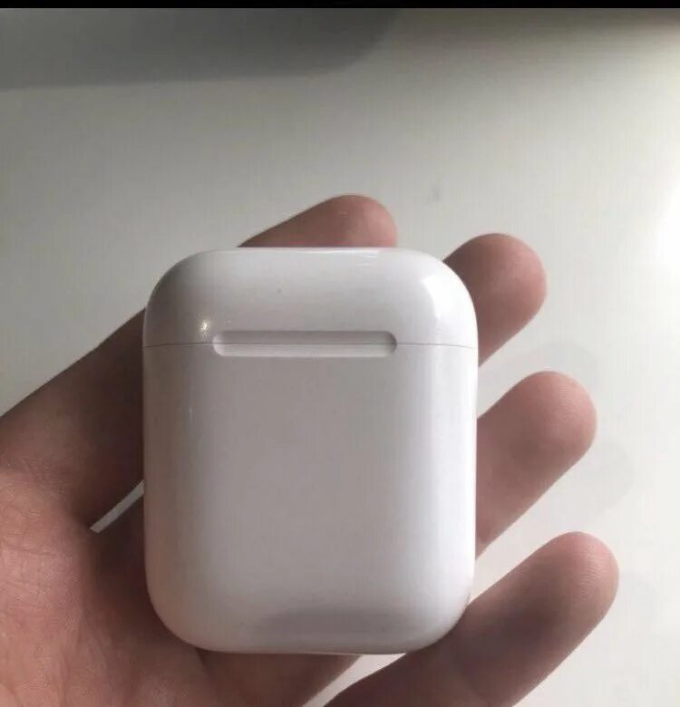 Как найти кейс от наушников дома. Apple airpods 1. кейс аирподс 1 поколения. airpods 2 кейс. айрподсы 2 поколения.