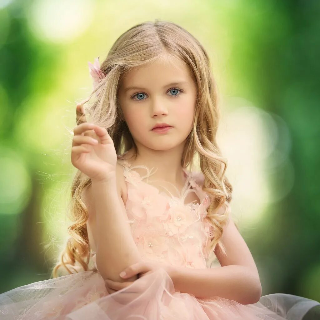 Красивые малыши. Самые красивые дети. Смешная маленькая девочка. Фото малинки девушка. Сами малинки девочкам.