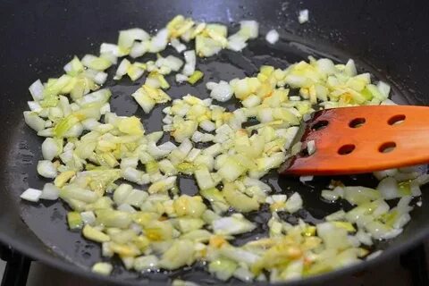 Нарезать обжарить