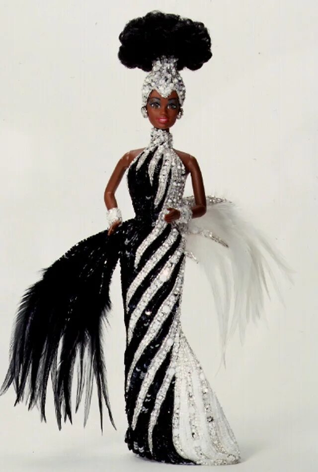 Bob mackie gold barbie. Кукла barbie bob mackie madame du. Боб макки дизайнер барби. Кукла bob mackie. Bob mackie.