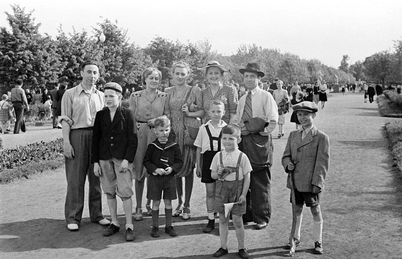 пионеры якутии. молодежь 1930 годов ссср. ссср молодежь 50х. поколение 40 х. советские девушки.