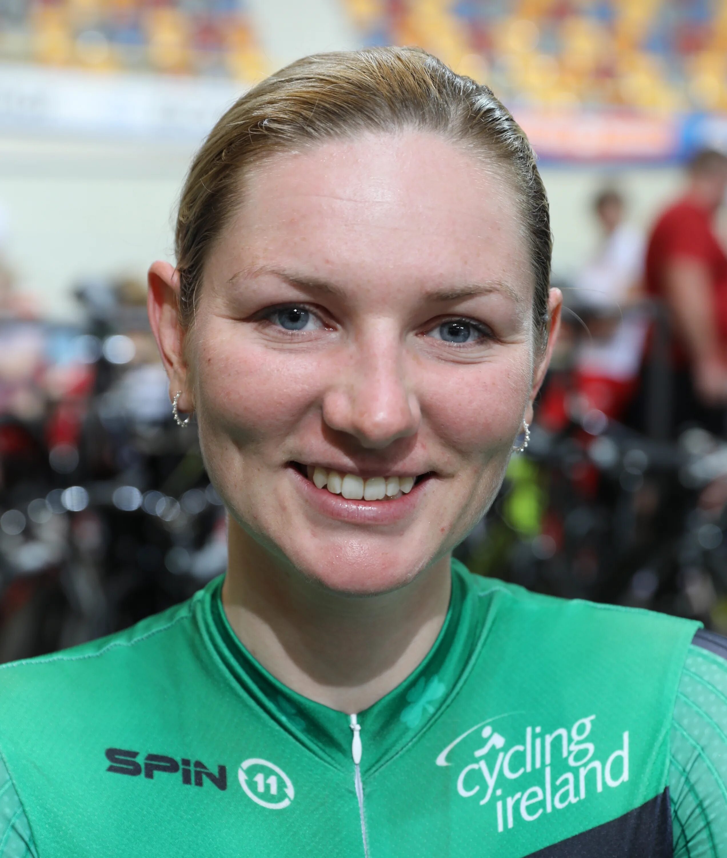 Элис шарп. Alice sharp. Alice sharp dfb. Гренни элис. Читать роман нарушая правила.