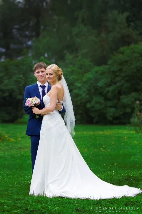 Bride Groom First Look Bride, Wedding ceremonies at home, Bride and groom pictur