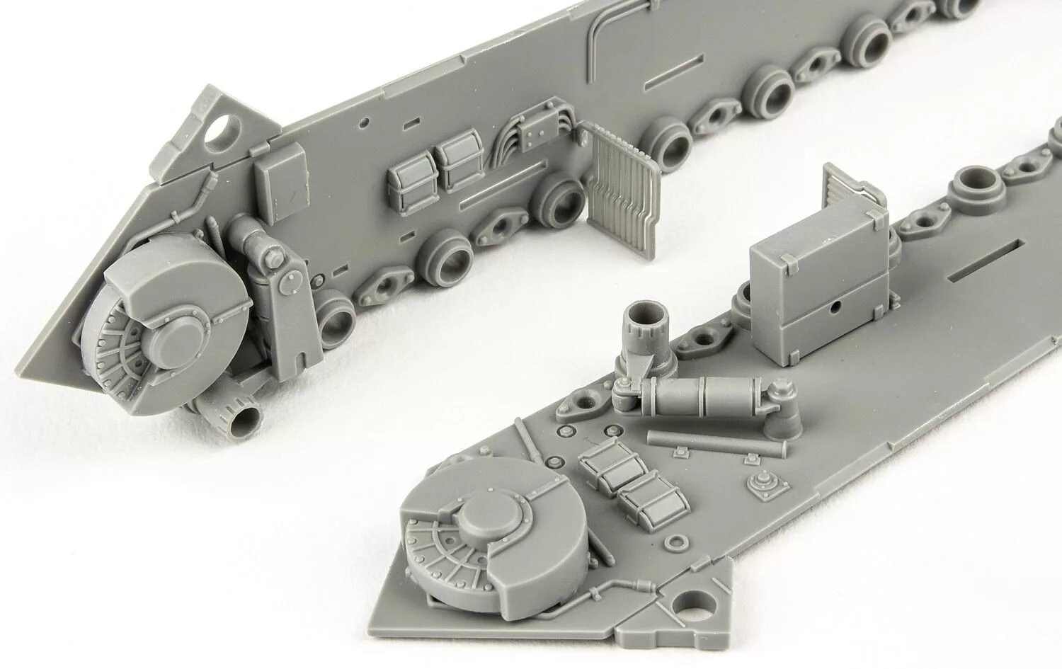 Takom tiger. Takom 2045s 1/35 king tiger sd.kfz.182. takom 2047. 2045s takom 1/35 king tiger sd.kfz.182 henschel turret w/zimmerit and interior with new track parts. модель 2047 takom.