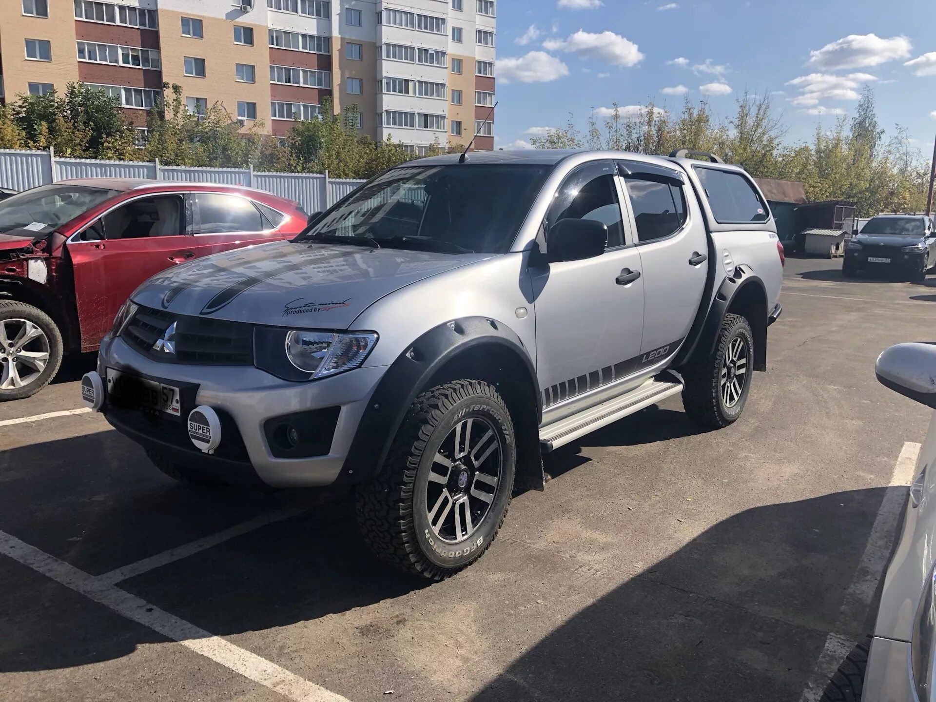 Mitsubishi l200 r18. Mitsubishi l200 r20. Диски Mitsubishi l200. Mitsubishi l200 на r17. Купить мицубиси л200 на авито