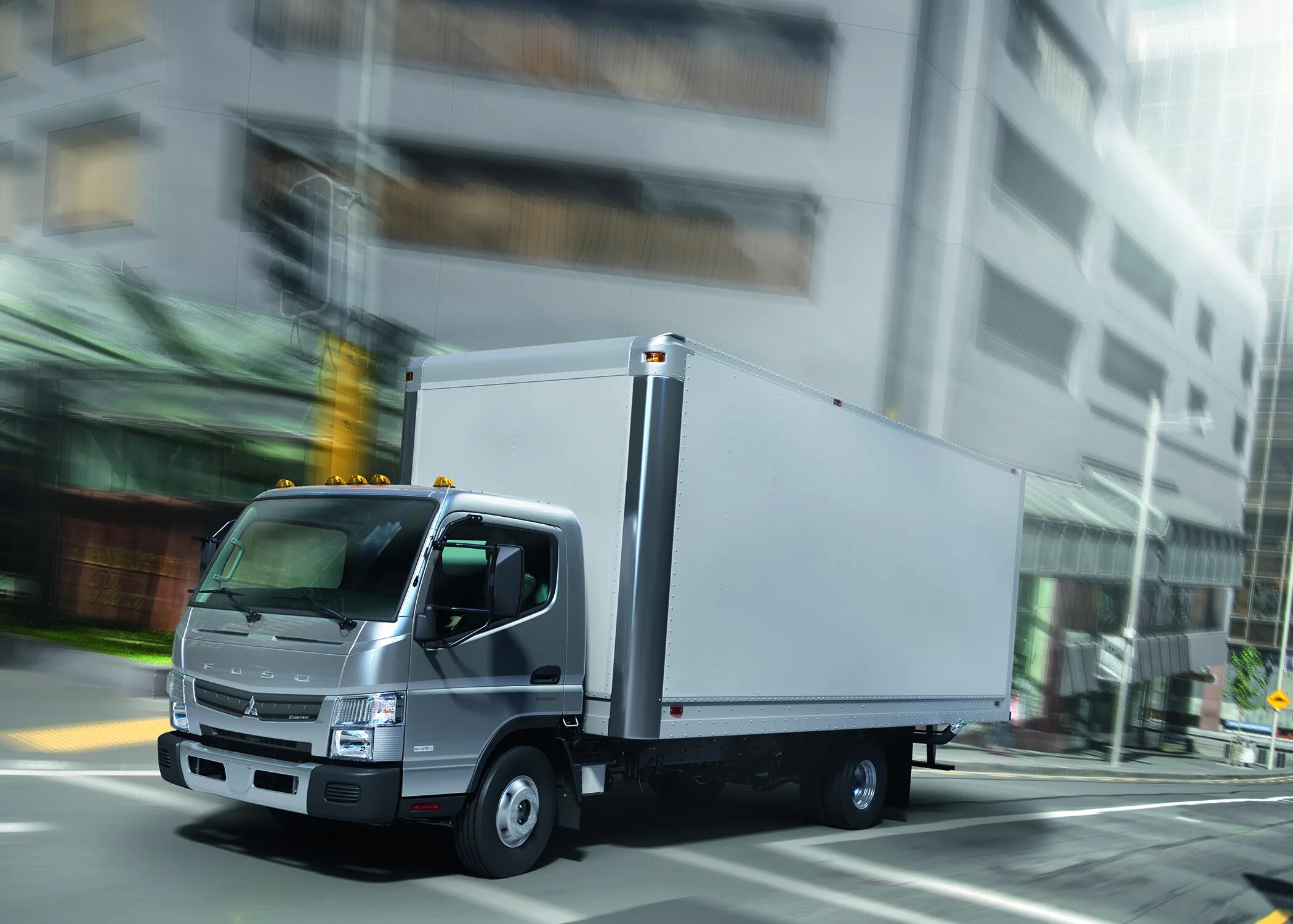 Грузовые коммерческие автомобили. Митсубиси Фусо 3.5 тонн. Mitsubishi Fuso Canter 5 тонн. Fuso Canter трак. Mitsubishi Canter fe300.