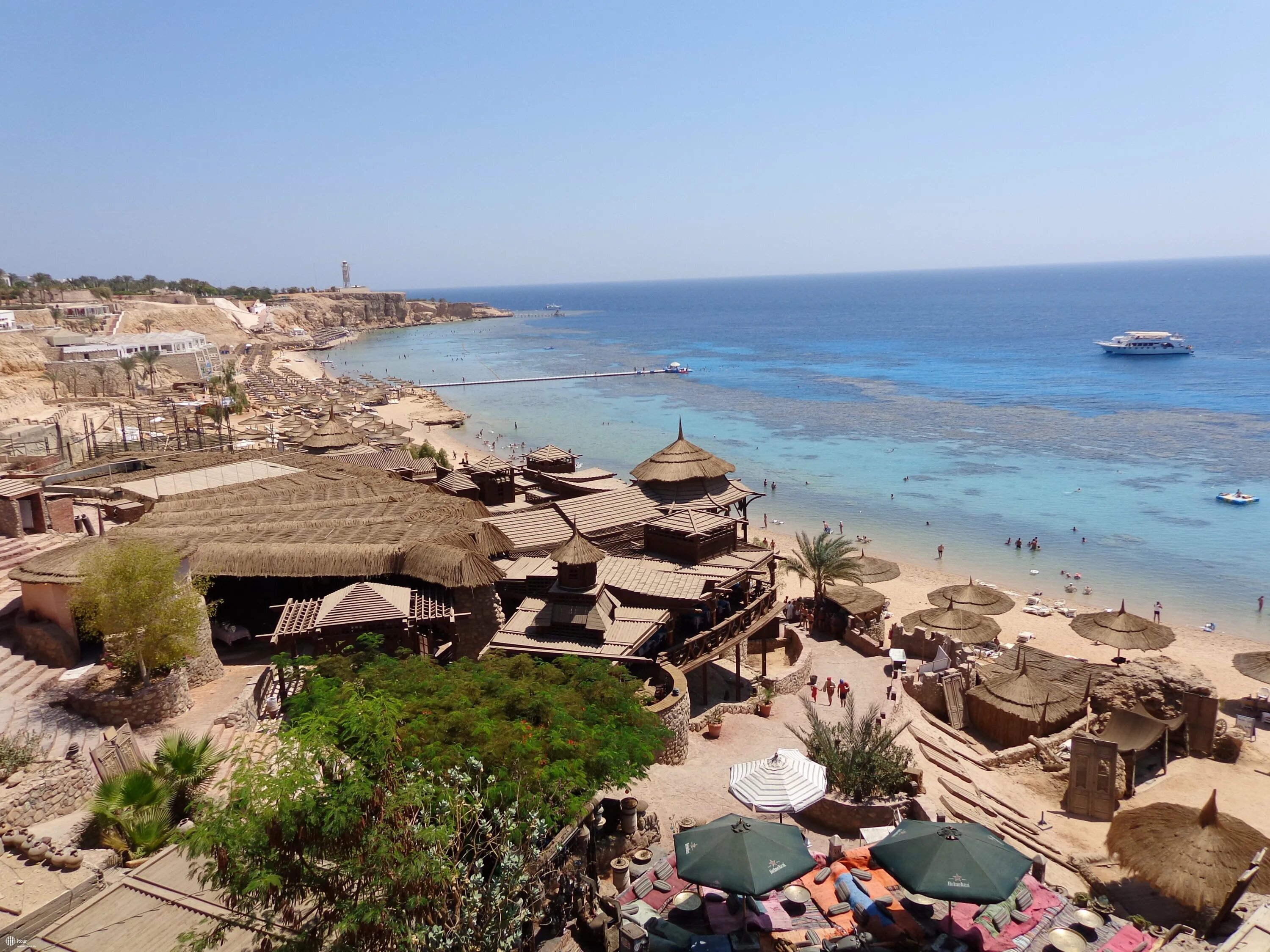 Sharm holiday resort египет. Шарм холидей шарм эль шейх. Шарм холидей резорт египет. Sharm holiday resort aqua park 4 египет. Coral sea holiday village 5 шарм-эль-шейх.