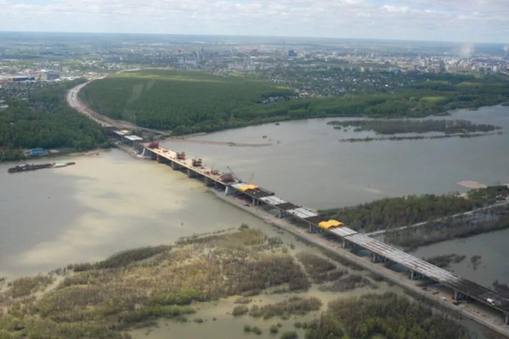 Набережная реки обь новосибирск. Обь возле новосибирска. Северный мост новосибирск. Парящий мост новосибирск. Новосибирск мост через реку на обь.