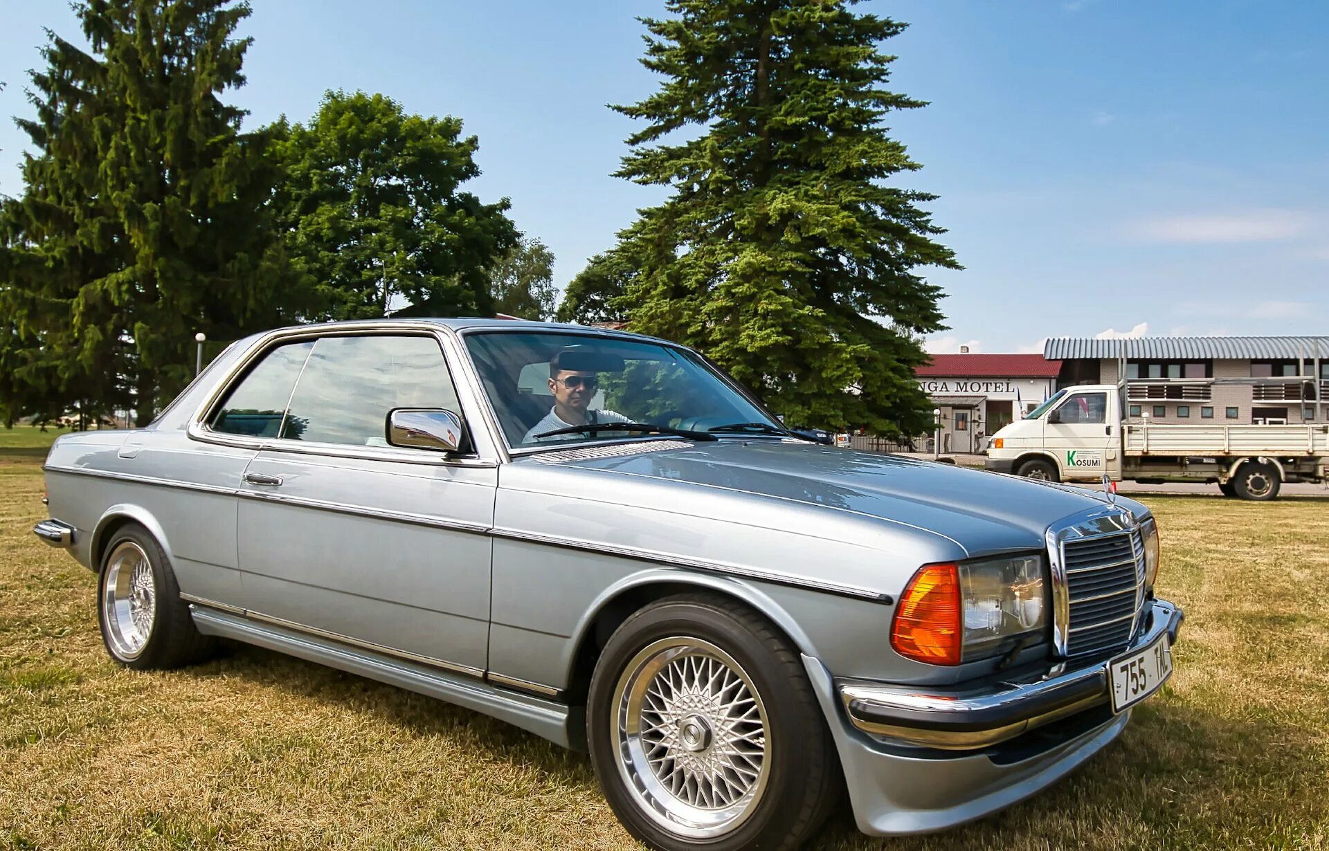 Купить мерседес w123. Мерседес w123 купе. W123 Mercedes купе. Мерседес 123 купе. Mercedes w123 Coupe AMG.