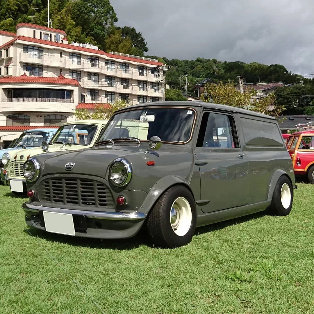 Mini Cooper Classic. Остин мини Купер. Austin Mini van. Классический мини Купер.