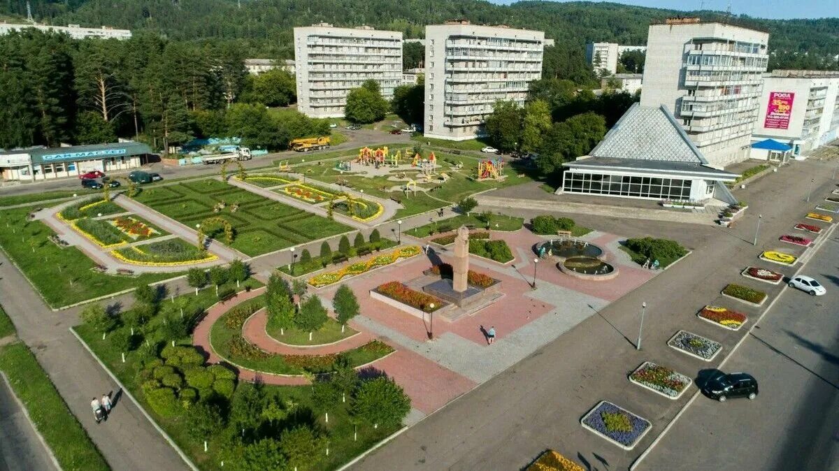 Железногорск красн край. Железногорск Красноярский край. Зато город Железногорск Красноярского края. Площадь Железногорска Красноярского края. Парк Железногорск Красноярский.