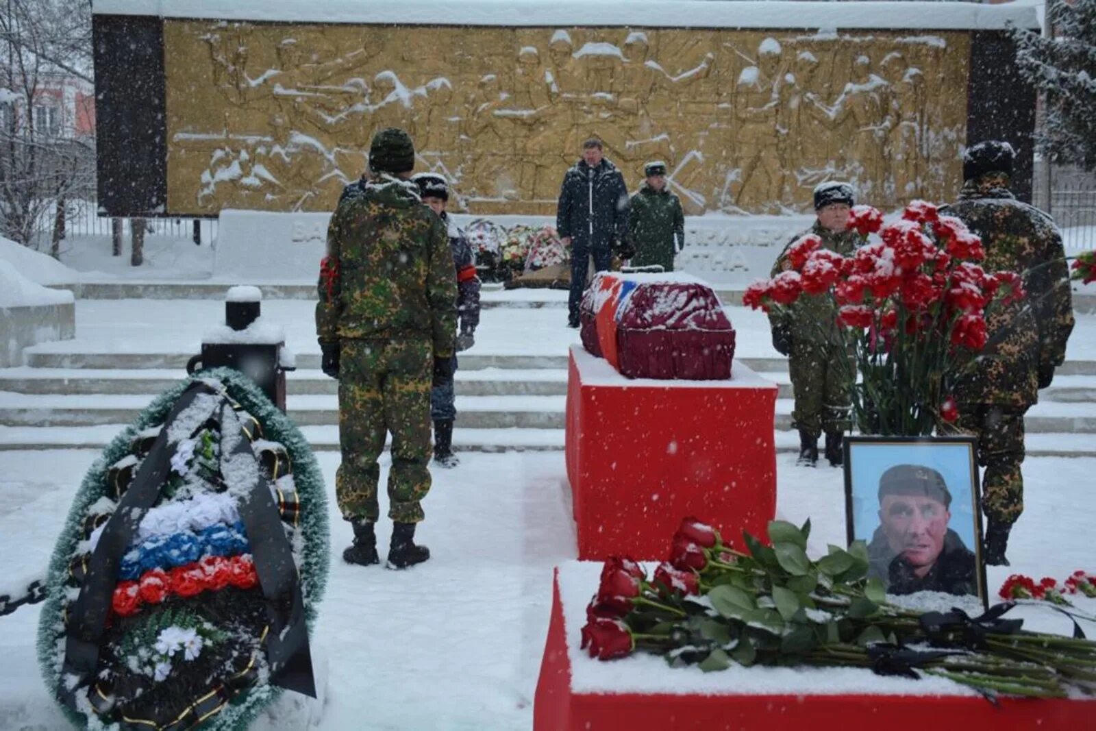 Могилы погибших в спецоперации. Семьи погибших военнослужащих. Умершие в 2023 году в декабре