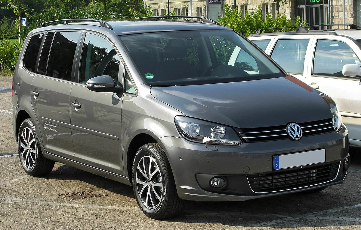 Фольксваген туран 1.9 купить. VW Touran. Volkswagen Туран. Фольксваген Туран 2. Фольксваген Туран 2021.