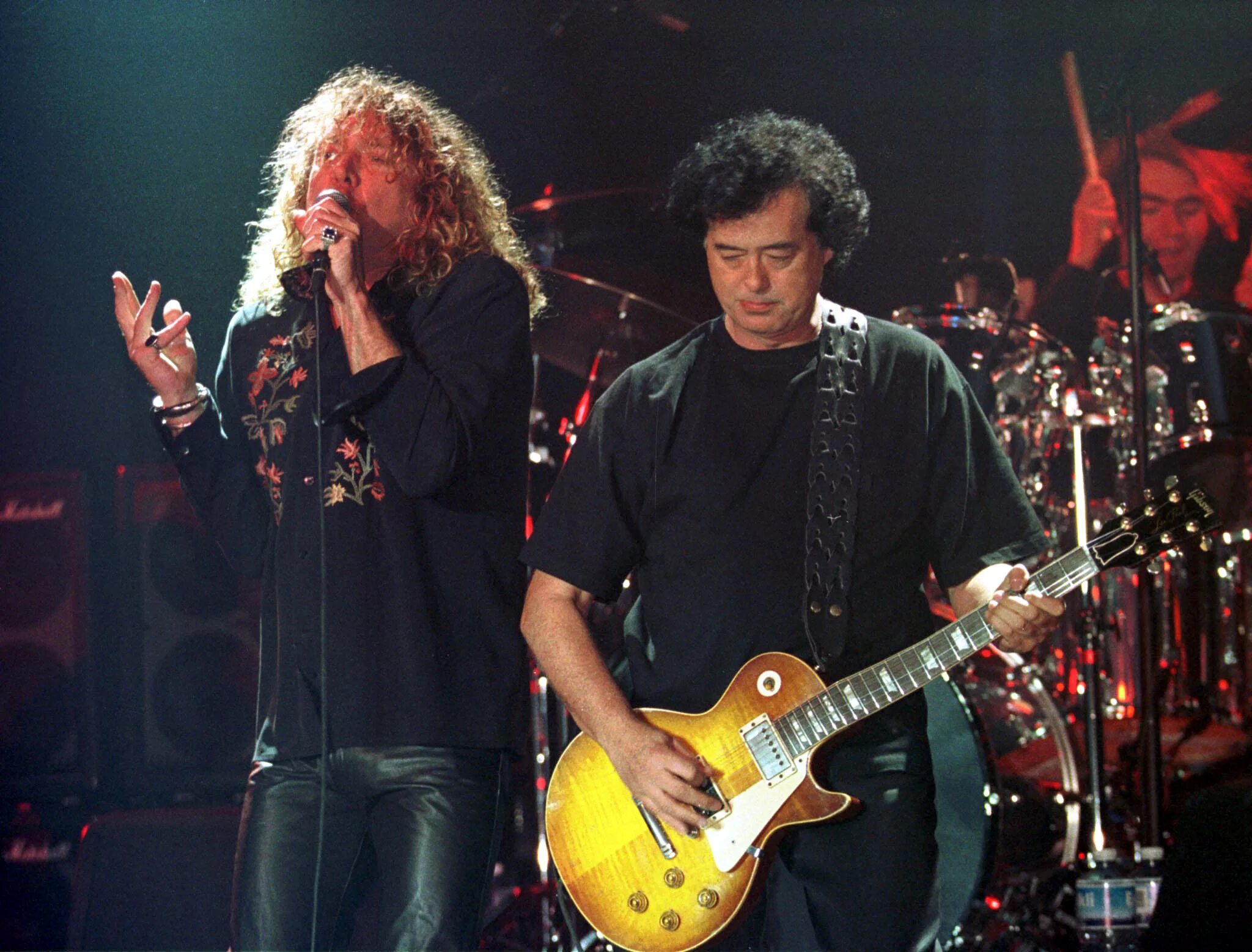 Гр лед. Роберт плант. группа led zeppelin. концерт группы лед зеппелин. группа led zeppelin фото роберт плант. фотографии джимми пейдж группы led zeppelin.