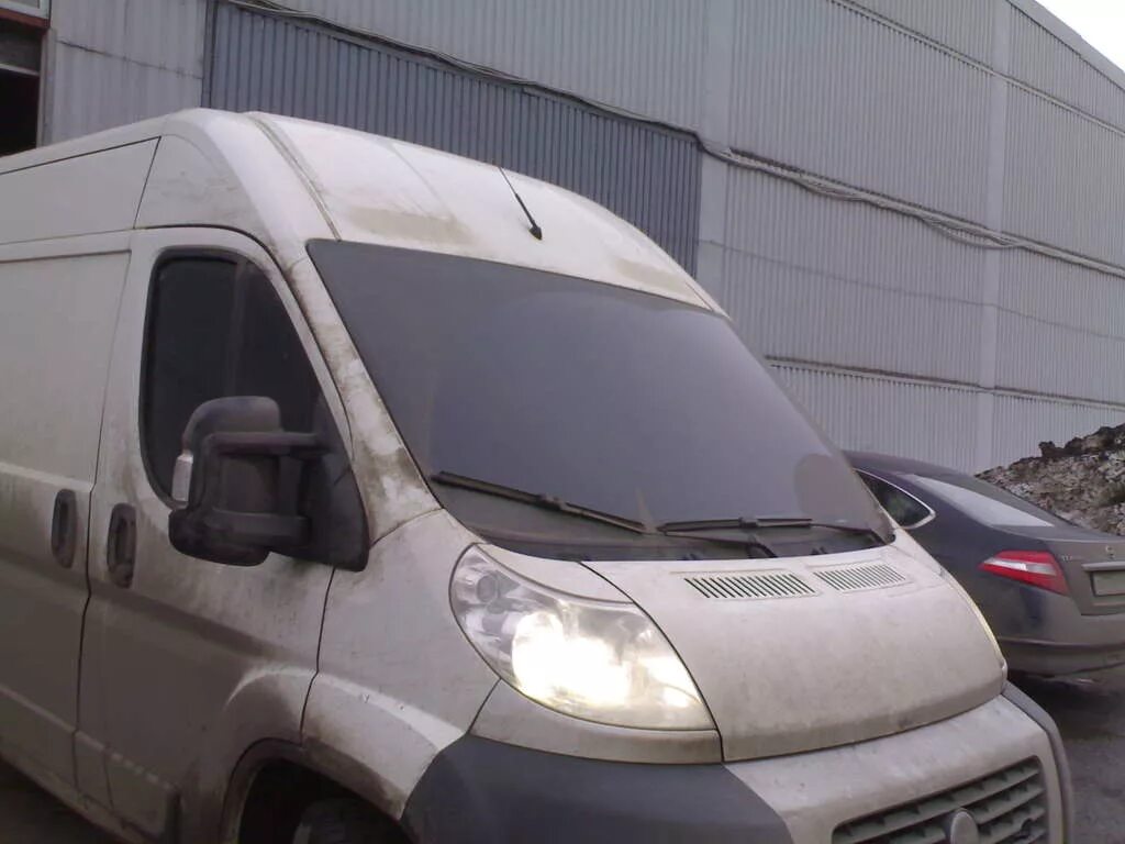 Тонировка газель некст. Fiat Ducato 250 тонировка. Газель Некст тонированная. Фиат Дукато 2010 тонированный. Фиат Дукато в тонировке 50.