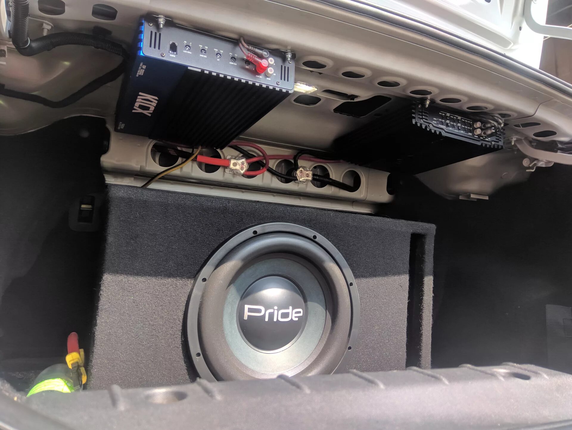 Усилитель звука в машину на Киа Рио 4. Установить звук в автомобиль