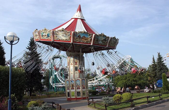 Диво город. Большая карусель диво остров. большая карусель аттракцион диво остров. большая карусель питер. карусель цепи диво остров.