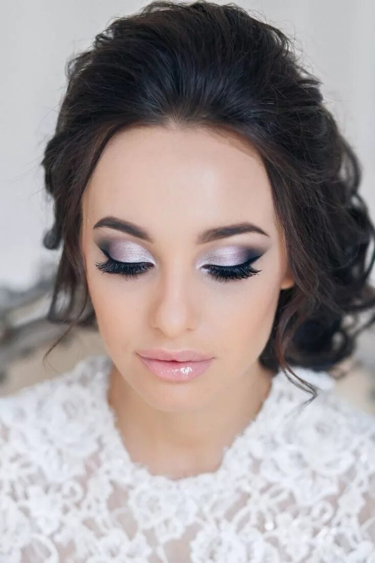 свадебные прически брюнетки. макияж для невесты темные волосы. свадебные прически на темные волосы с фатой. макияж для невесты темные волосы. свадебный макияж.