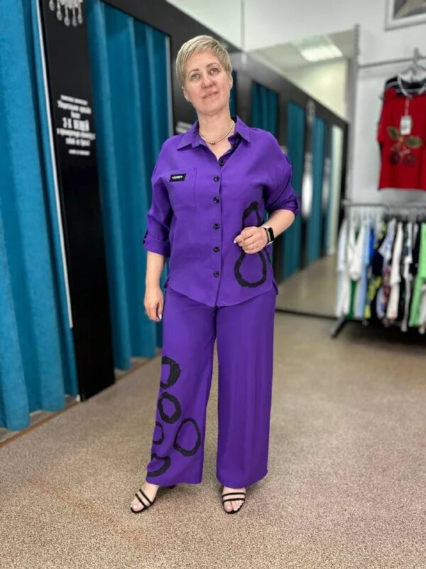 премиум одежда для женщин. женская одежда из трикотажа. вероника ярмина. женская одежда баннер. брендовая женская одежда.