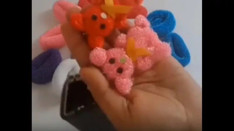 Как сделать мишку из резинок. Медвежонок из резинки для волос. мишки из резинок для волос. медведь из резинки для волос. браслет из резинок с мишкой.