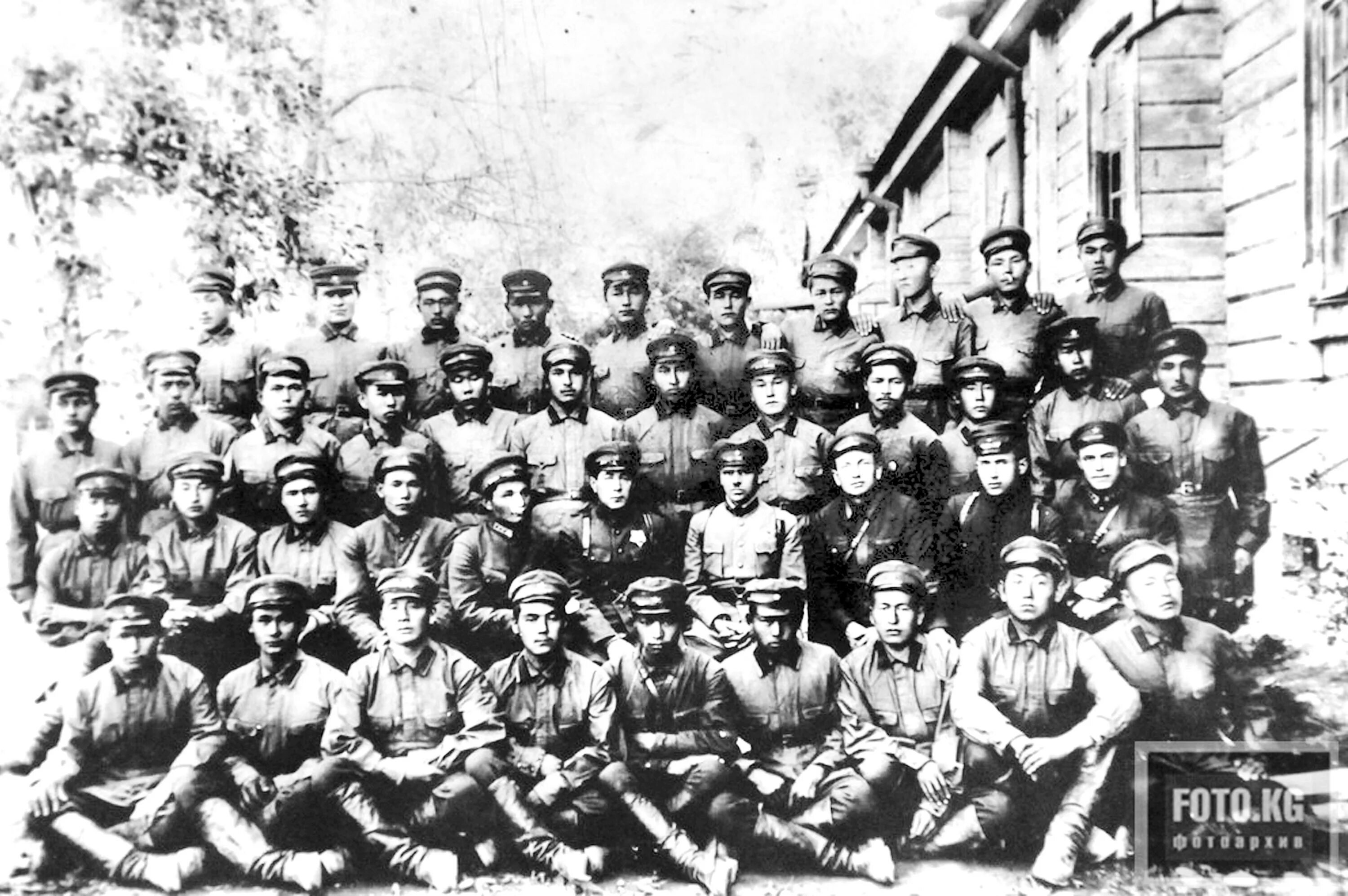 Запасные гвардейские полки. 3 гусарский елисаветградский 1914-. Казармы волынского полка февраль 1917. Запасные гвардейские полки. Запасные гвардейские полки.
