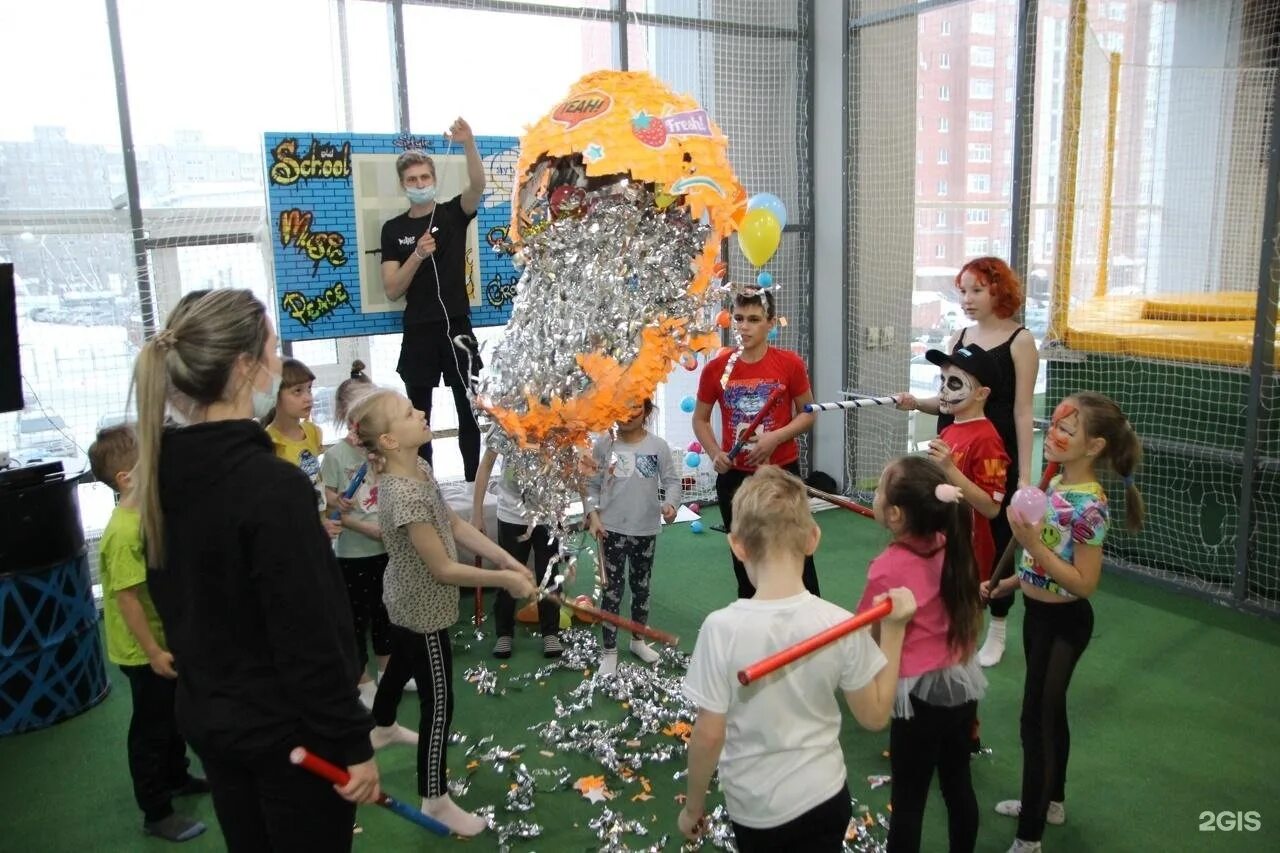 Активити парк акула. Acoola пермь. Акула в сити парк град воронеж. Батутный центр в перми sky trip. Стоматология акула пермь.