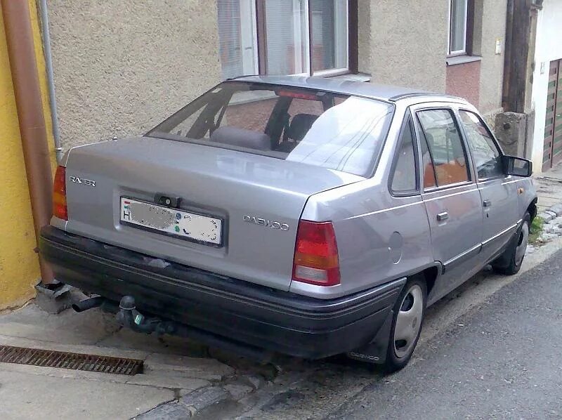 Opel daewoo. Опель кадет Нексия. Opel Kadett Daewoo Nexia. Opel Kadett e и Daewoo Nexia. Опель кадет 1986 и Дэу Нексия.