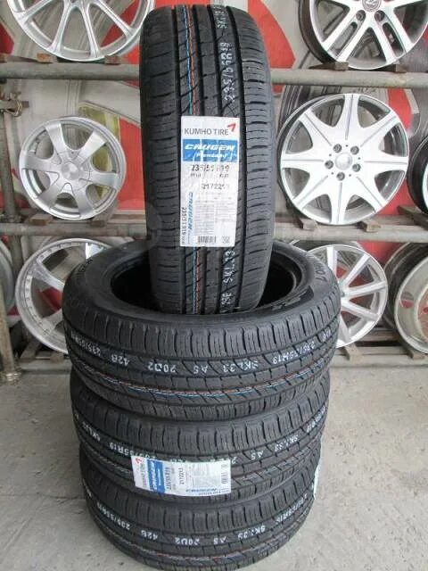 Шины kumho crugen отзывы. Кумхо 235/55/19 h 101 KL-33. Kumho Crugen Premium kl33 Nissan. Kumho 235/55 r19 101h Crugen Premium kl33 Ek. Kumho 235/55/18 t 104 WS-51 XL.