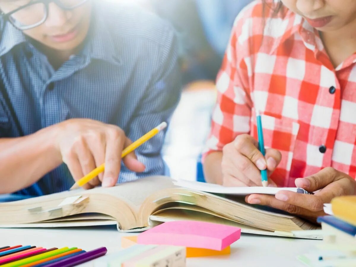 Tutor репетитор. Репетитор с ребенком. учеба репетитор. репетиторство дети. подготовка с репетитором.