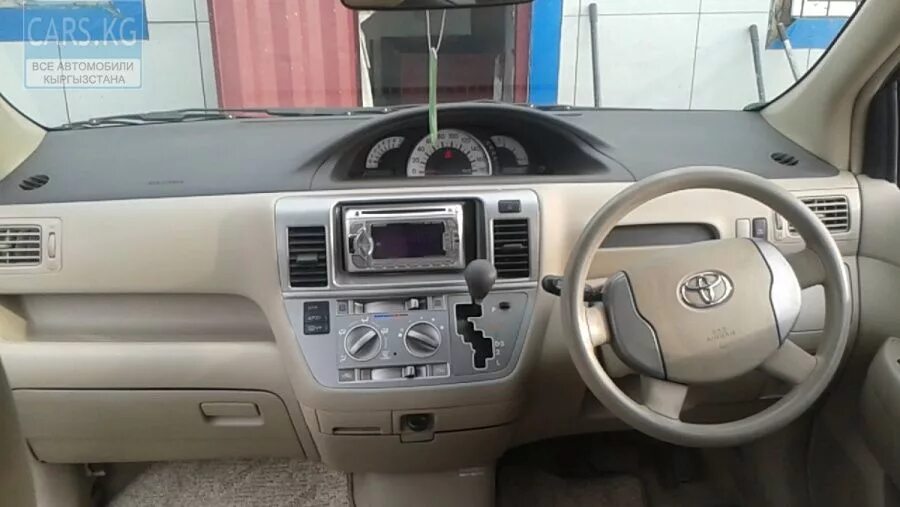 Тойота раум 2003. Toyota раум 2003. toyota raum 2003. toyota raum 2003 салон. toyota raum 2003 панель.