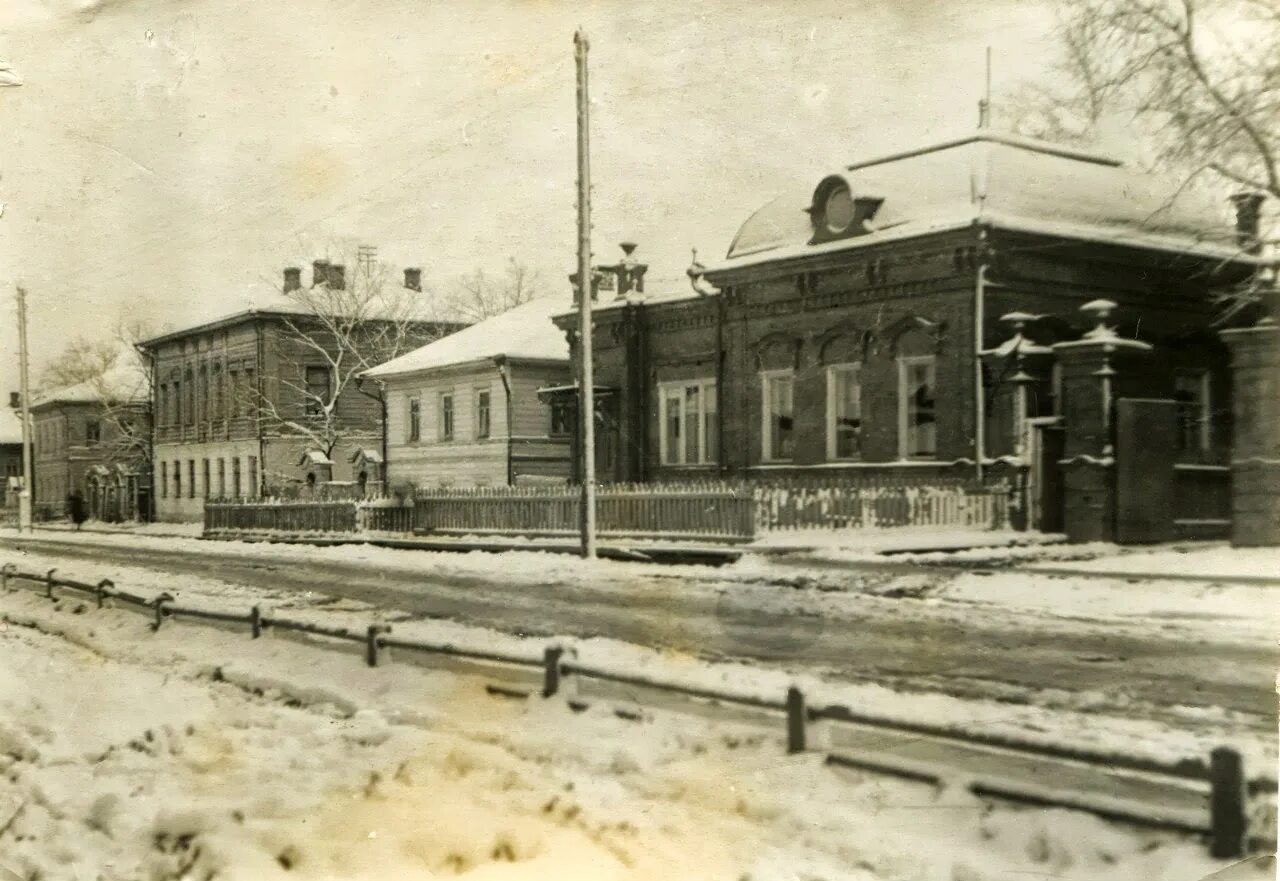 Улица старая вологда. Улица Урицкого Вологда. Старые улицы Вологды Урицкого. Улицы старой Вологды Козленская. Улица Папанинцев в Вологде.