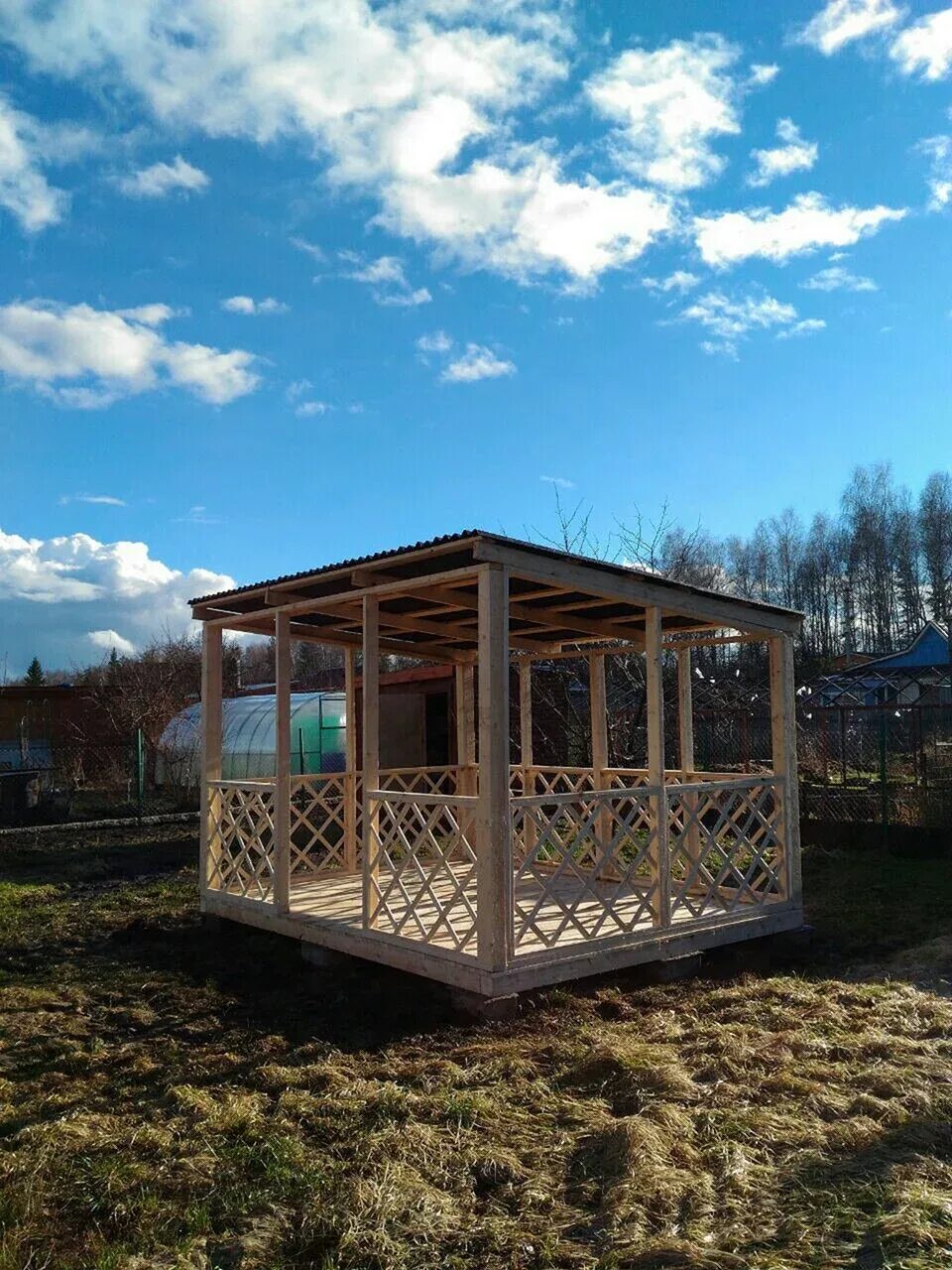 Беседка наро фоминск. Скандинавская беседка. Беседка в скандинавском стиле. Деревянная беседка в скандинавском стиле. Дачная беседка в скандинавском стиле.