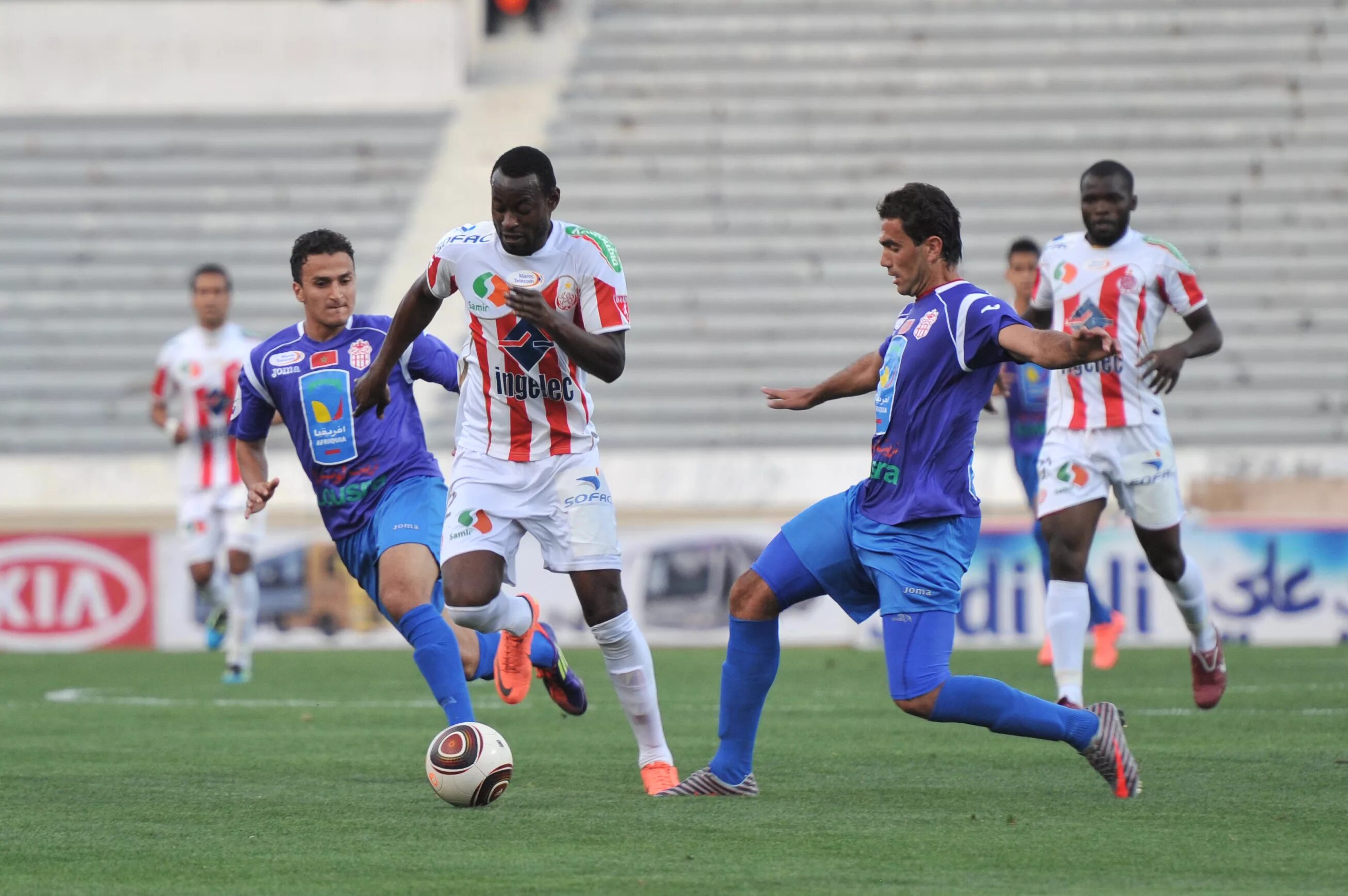 Wydad casablanca wallpapers 4k. Касабланка и футбол. Хассания агадир видад касабланка. Раджа (футбольный клуб). Касабланка парк арабской лиги.