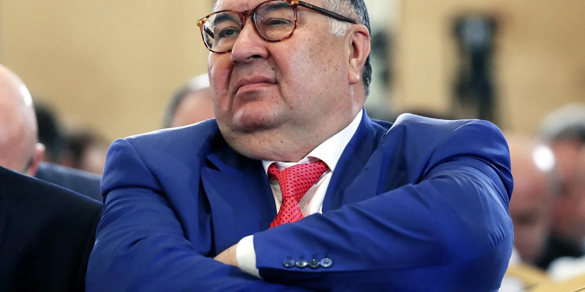 Usm алишера усманова. Алишер усманов металлоинвест. Усманов х слово магистра. Алишер усманов дети. Усманов алишер бурханович в молодости.
