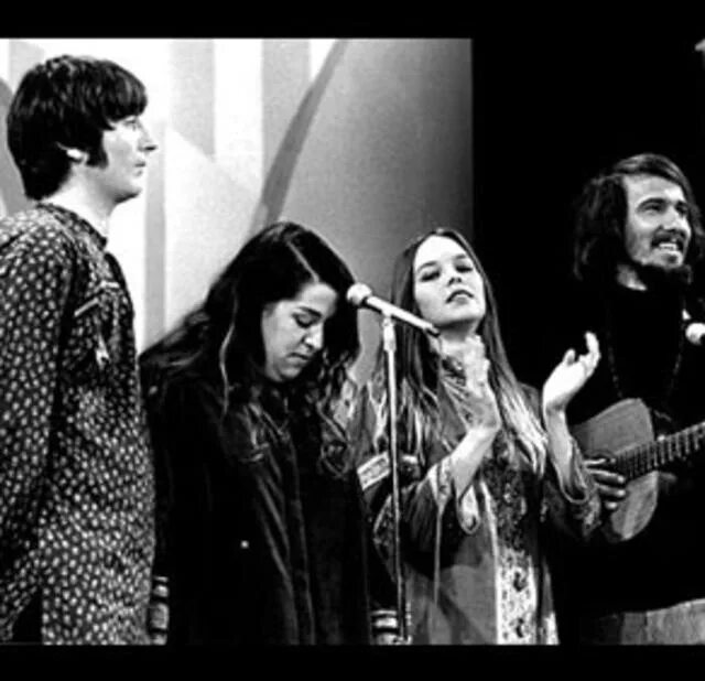 Мамас энд папас калифорния дриминг. The mamas the papas california. Mamas and papas фото группы. The mamas & the papas. Песня "california dreamin'" группы the mamas & the papas.