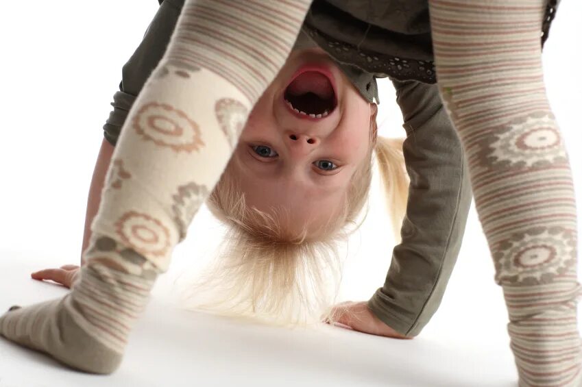 Мы счастливы, потому что. Потому что смеется. Не люблю смеяться. Мир уцелел потому что смеялся. Лао цзы цитаты мудрые высказывания.