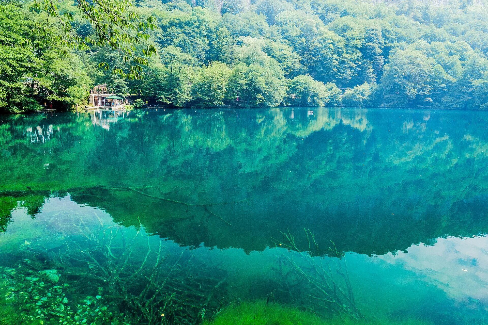 Река на голубом озере. Голубые озёра Кабардино-Балкария. Озеро Церик Кель Кабардино-Балкария. Голубое озеро Церик-Кель. Голубое озеро Церик Кель Кабардино-Балкария.