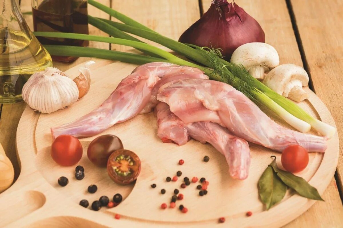 Тушка кролика освежеван. Тушка кролика освежеван. Почему мясо кролика. Почему мясо кролика. Почему мясо кролика.