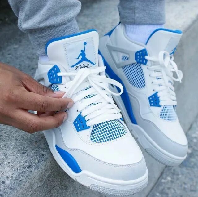 Найк аир ретро. Nike Air Jordan 4 Blue. Nike Air Jordan 4. Nike Air Jordan 4 University Blue. Nike Air Jordan 4 Retro.