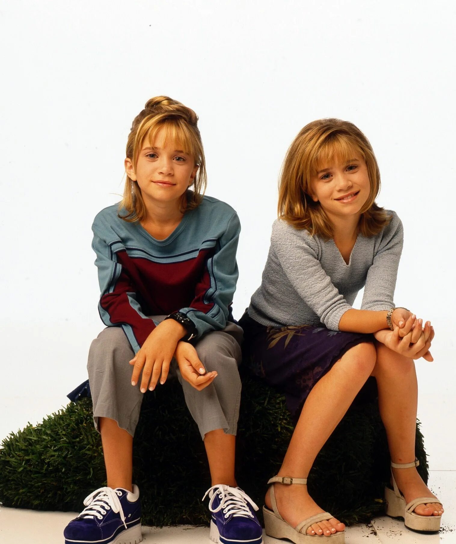 Мэри-кейт и эшли олсен в детстве. Брат гримм. Ольгаи татьяна арнтгольц. Мери кейт иэшлли олчсен. Мэри-кейт и эшли олсен.